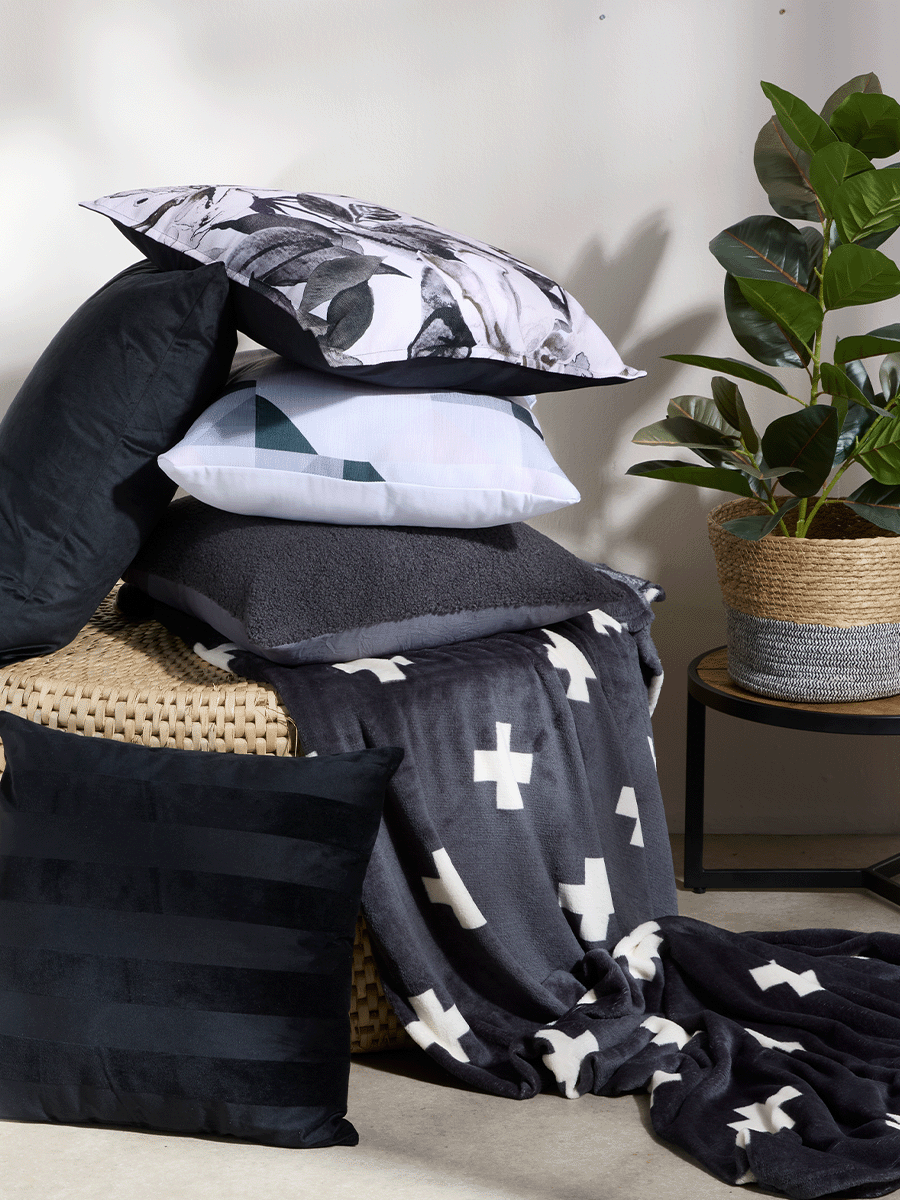 Printed Flannel Fleece Black And White Crosses